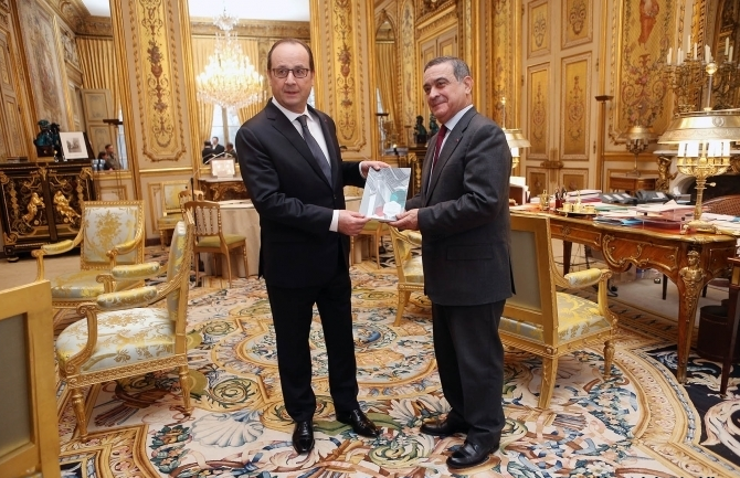 Jean-Louis Nadal remet son rapport sur l'exemplarité des acteurs publics au chef de l'Etat, le 7 janvier Jean-Louis Nadal remet son rapport sur l'exemplarité des acteurs publics au chef de l'Etat, le 7 janvier