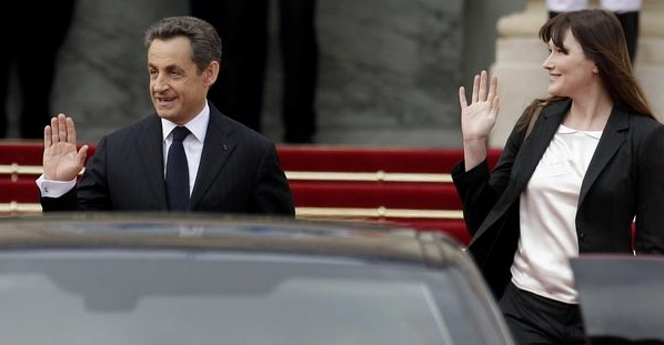 Nicolas Sarkozy quitte l&#039;Elysée après sa défaite en mai 2012