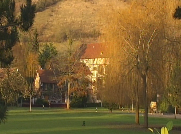 La résidence de Giverny filmée par les journalistes de Complément d&#039;enquête
