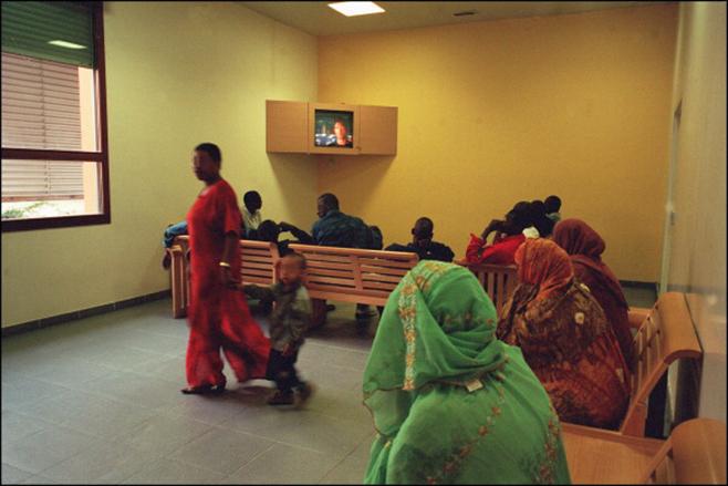 Dans la zone d'attente de Roissy.