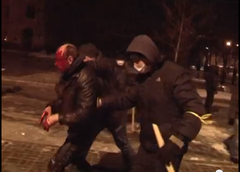Un manifestant blessé à Dniepropetrovsk.