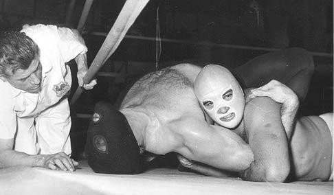 L'Ange blanc contre le Bourreau de Béthune, match mythique, commenté par Roger Couderc.