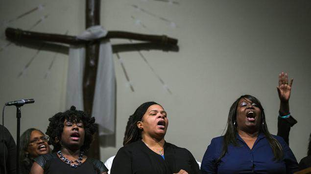 Messe en hommage à Michael Brown dimanche 17 août à Ferguson. Messe en hommage à Michael Brown dimanche 17 août à Ferguson.