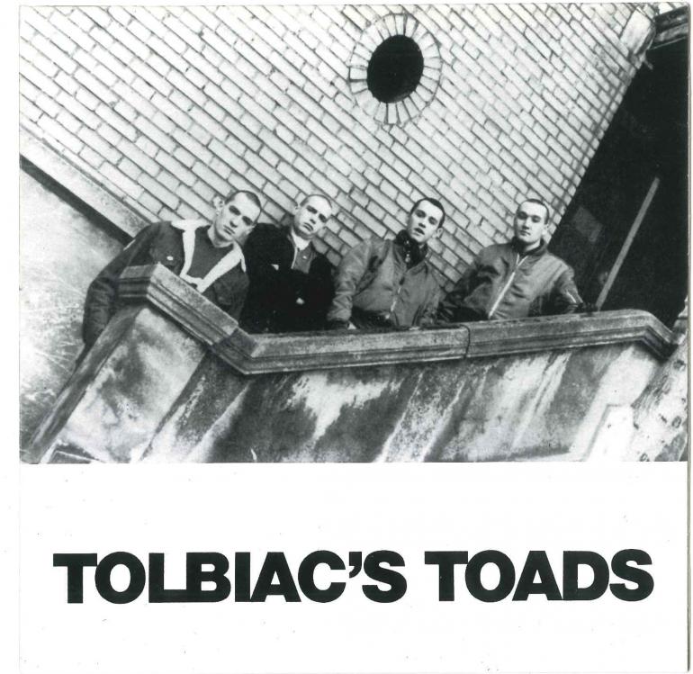 La pochette (recto) du disque du groupe skinhead nationaliste Tolbiac’s Toads, où figure Vincent Gérard (2e à gauche).