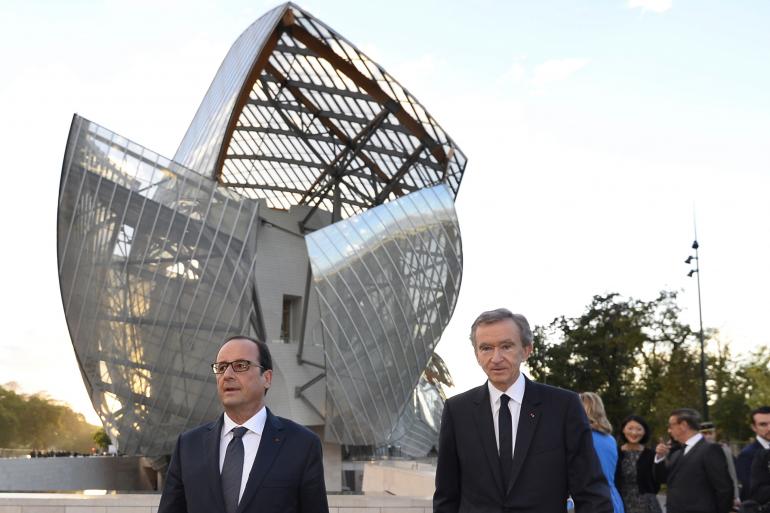 François Hollande et Bernard Arnault devant la fondation Vuitton, le 20 octobre