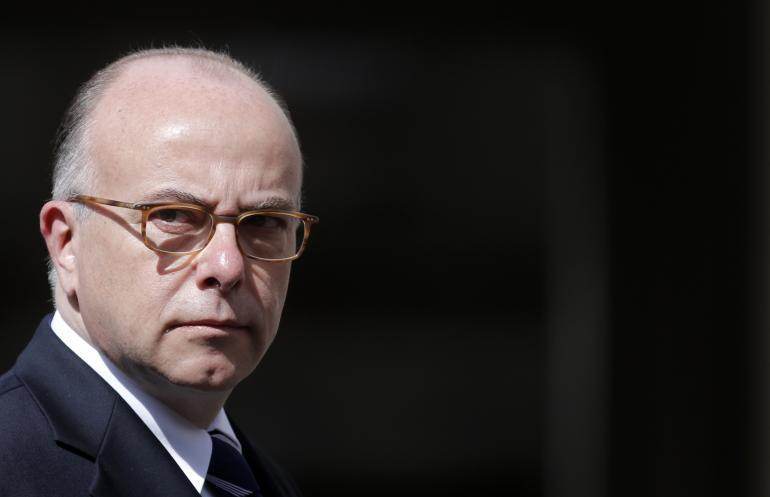 Bernard Cazeneuve a pris la succession de Manuel Valls au ministère de l'intérieur. Bernard Cazeneuve a pris la succession de Manuel Valls au ministère de l'intérieur.