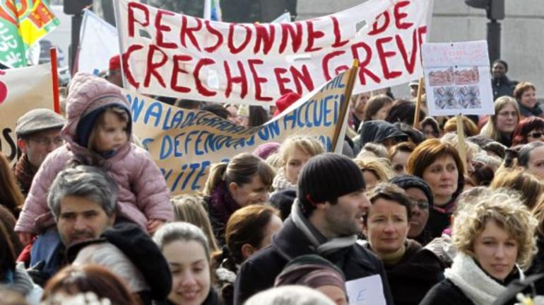 Manifestation contre le décret Morano, en mars 2010 à Paris.