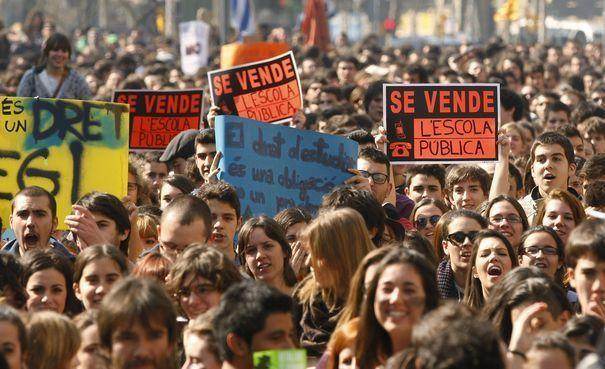 Manifestation d&#039;étudiants à Barcelone