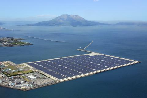 La méga-usine solaire sur l&#039;île de Kyushu