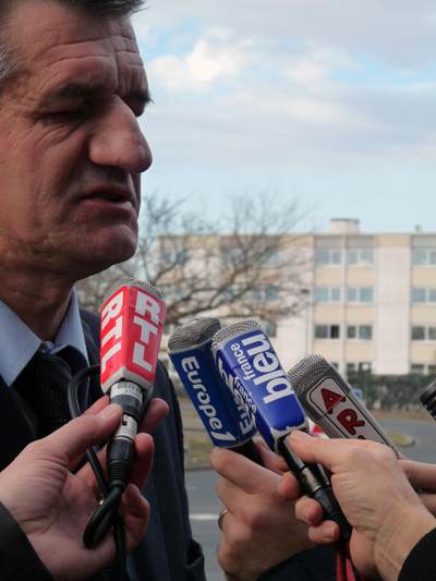 Jean Lassalle, tête de liste Modem en Aquitaine, en conférence à Bordeaux-Lac.
