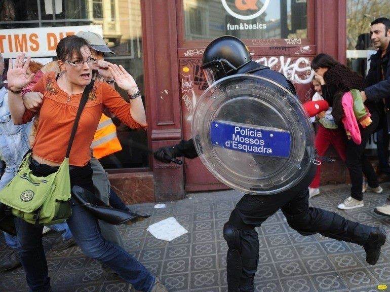 Espagne - Page 6 Amour_du_peuple