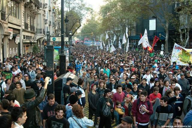 Manifestation à Santiago, le 2 juin dernier, derrière le mot d'ordre "cultive tes droits" Manifestation à Santiago, le 2 juin dernier, derrière le mot d'ordre "cultive tes droits"