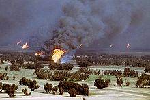 Puits de pétrole en feu au Koweït (1991)