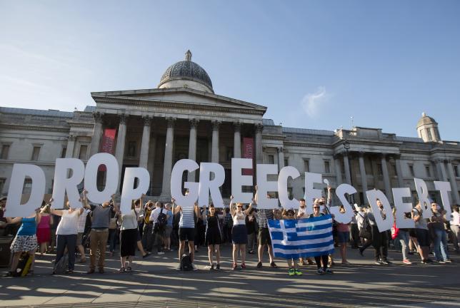 A Londres (Trafalgar Square), manifestation pour l&#039;annulation de la dette grecque, lundi 29 juin.