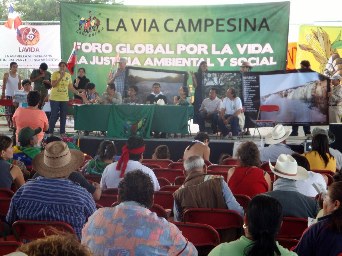L'ouverture du forum de la Via Campesina, 4 déc 2010