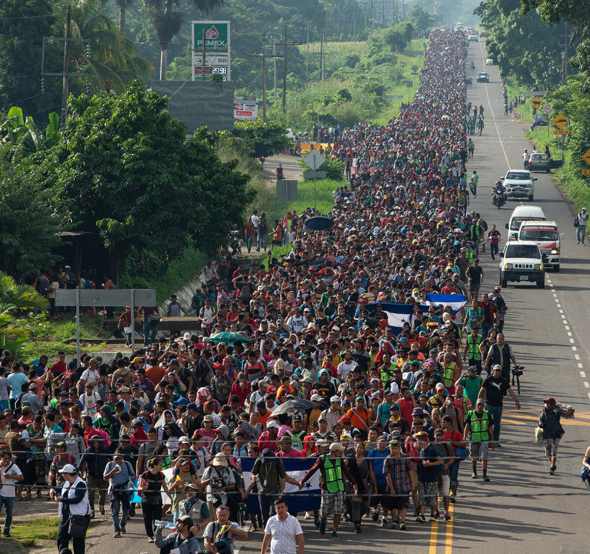 De qu huyen las caravanas de migrantes que avanzan hacia