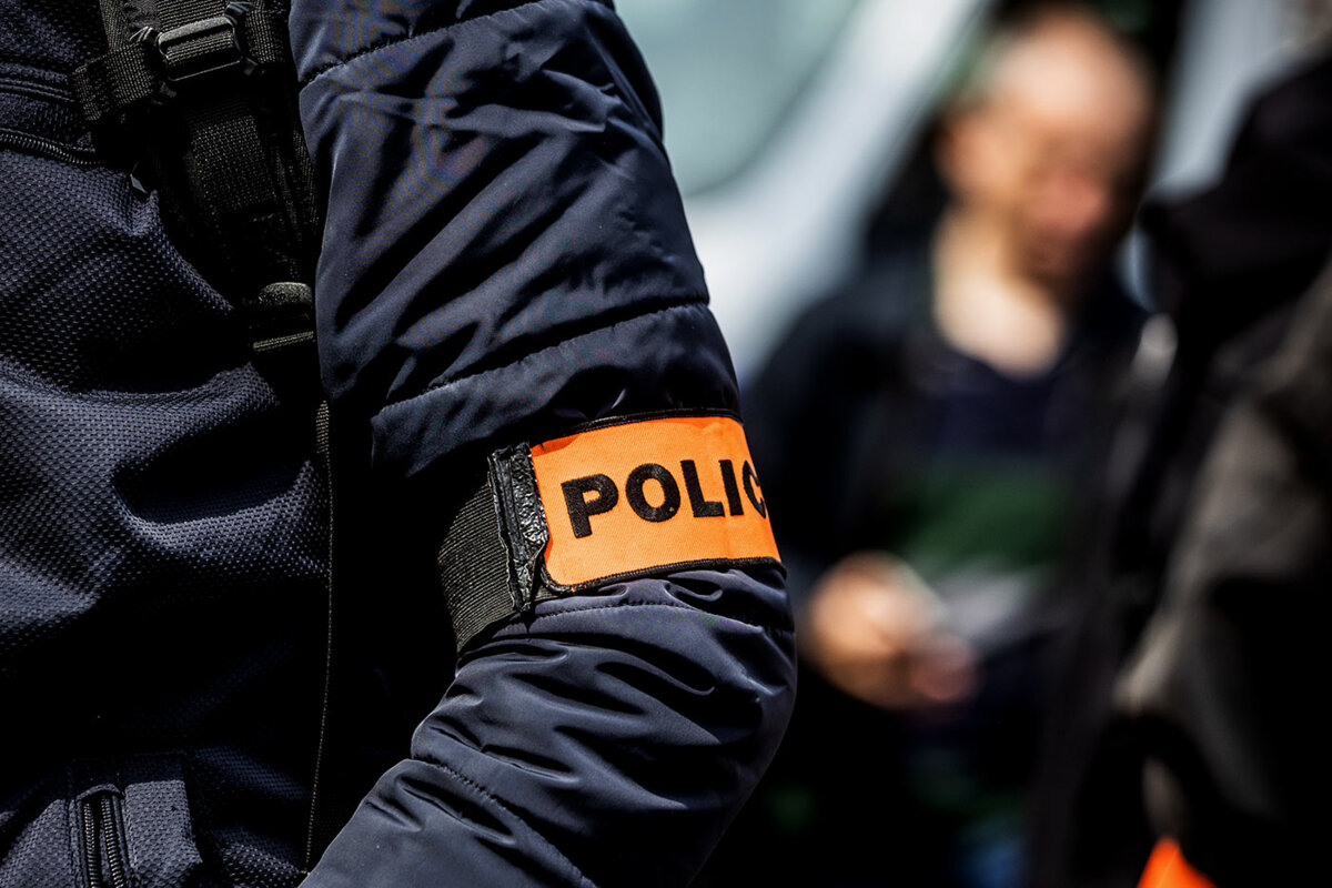 Grosse pute » : le policier est renvoyé devant le tribunal de police |  Mediapart