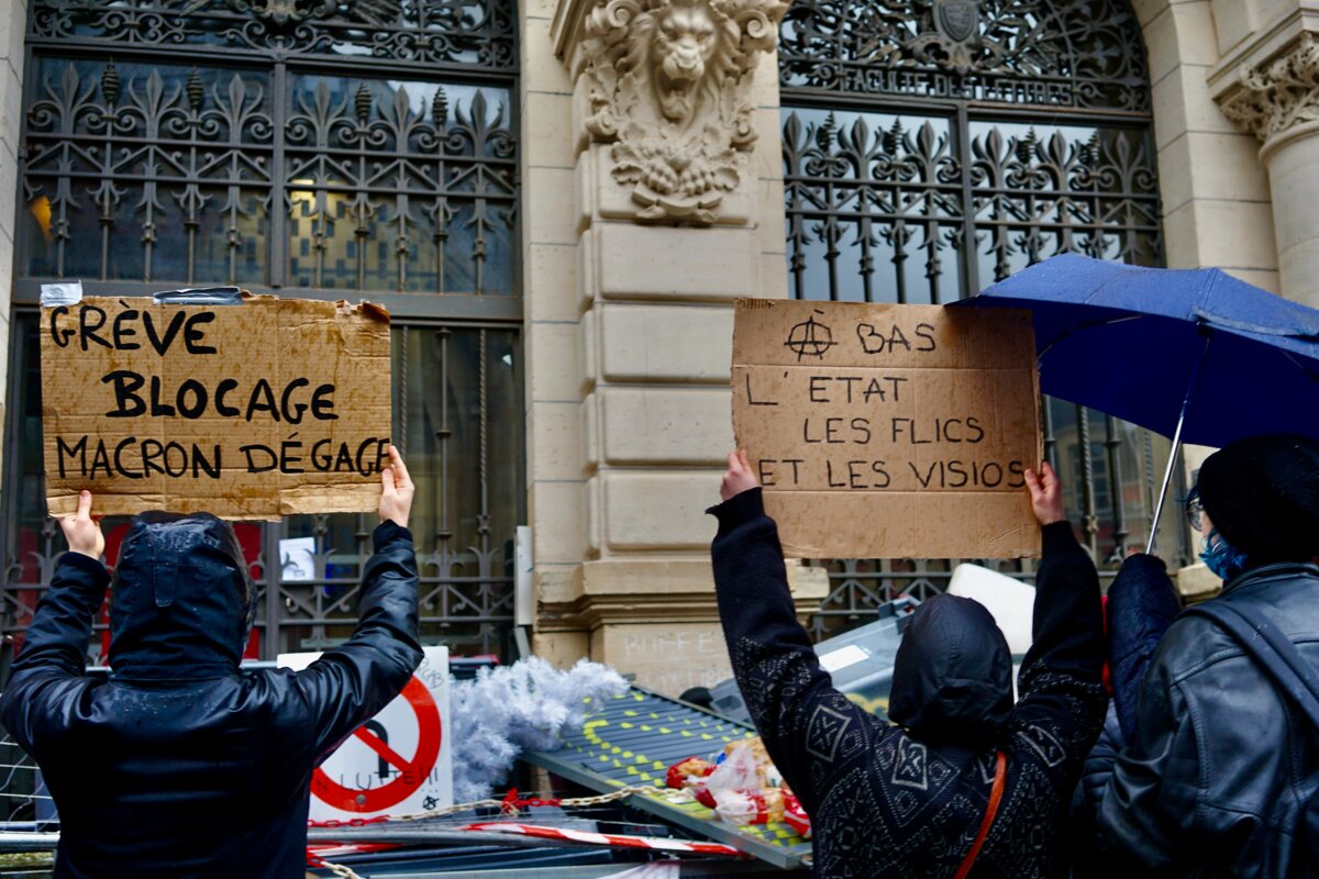 À Lille, des étudiants en furie face à la « répression administrative et  policière » | Mediapart