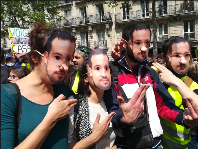 Gilets jaunes : deux ans après le début du mouvement, la colère ne retombe  pas à Montargis