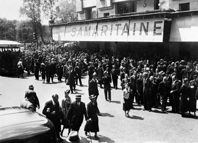 La Samaritaine et le siège de LVMH visés par une action coup de poing  d'Attac