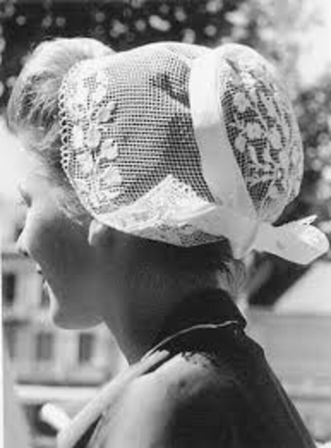 Amélie ou la mort des coiffes