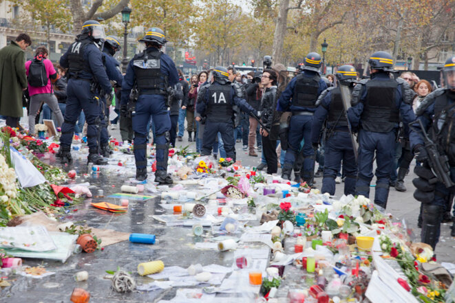 Les CRS pendant la dispersion de la manifestation place de la République © Jean-Paul Duarte Les CRS pendant la dispersion de la manifestation place de la République © Jean-Paul Duarte