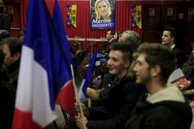 Lors d'une réunion publique de Marine Le Pen, le 23 novembre à Amiens. Lors d'une réunion publique de Marine Le Pen, le 23 novembre à Amiens.