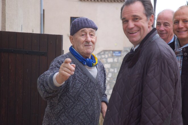 Renaud Muselier (à droite) en visite à Fos-sur-Mer, le 8 décembre. © LF Renaud Muselier (à droite) en visite à Fos-sur-Mer, le 8 décembre. © LF