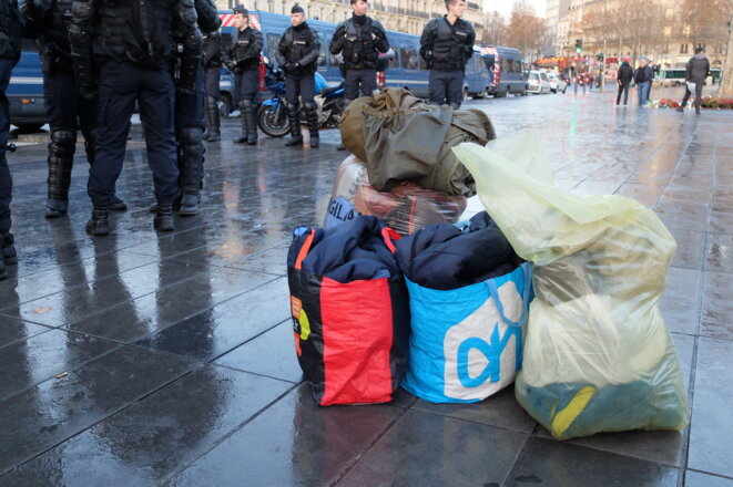 "Solidarité avec les migrants", un appel des réfugiés de République + english version