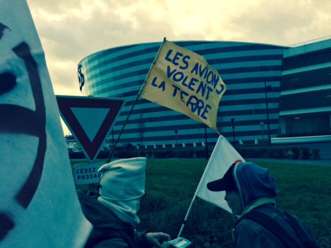 Manifestants contre l'aéroport de Notre-Dame-des-Landes, le 9 janvier 2016 (JL). Manifestants contre l'aéroport de Notre-Dame-des-Landes, le 9 janvier 2016 (JL).