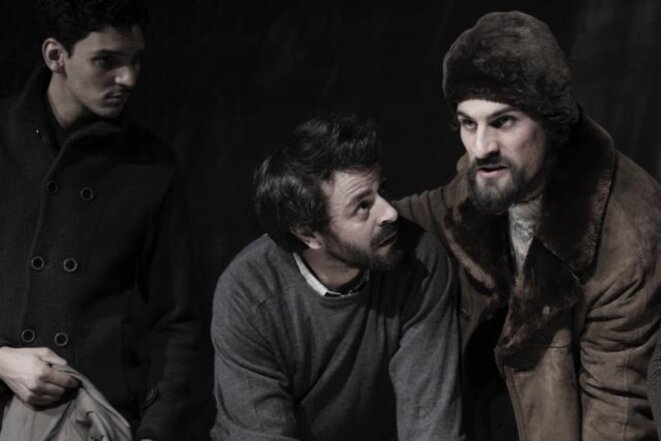 Amir Elkacen, Julien Urrutia et Alexandre Ruby dans "Les justes" © dr Amir Elkacen, Julien Urrutia et Alexandre Ruby dans "Les justes" © dr