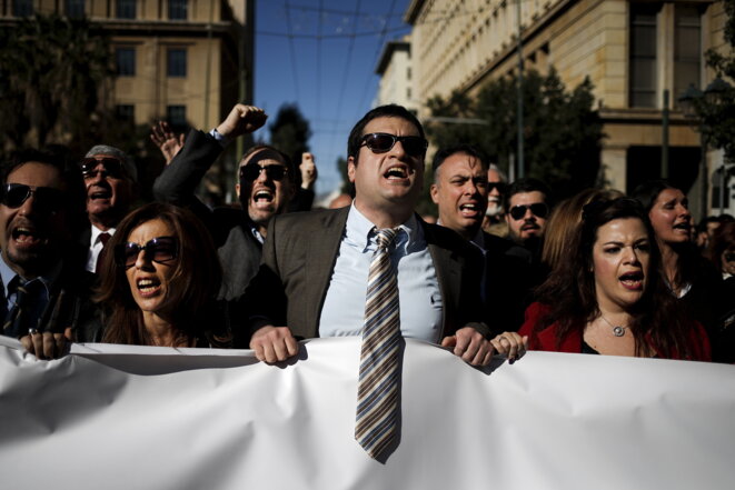 Manifestation à Athènes contre la réforme des retraites, jeudi 14 janvier 2016 © Reuters Manifestation à Athènes contre la réforme des retraites, jeudi 14 janvier 2016 © Reuters