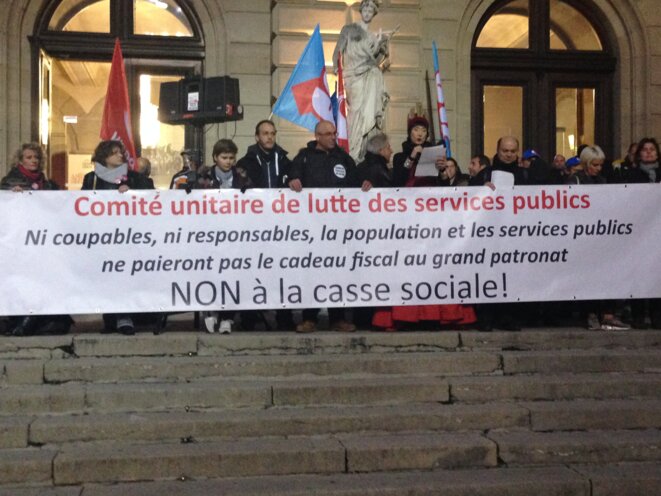 Banderole unitaire... qui parle d'une réforme à venir plus tard. 1er décembre 2015 Banderole unitaire... qui parle d'une réforme à venir plus tard. 1er décembre 2015