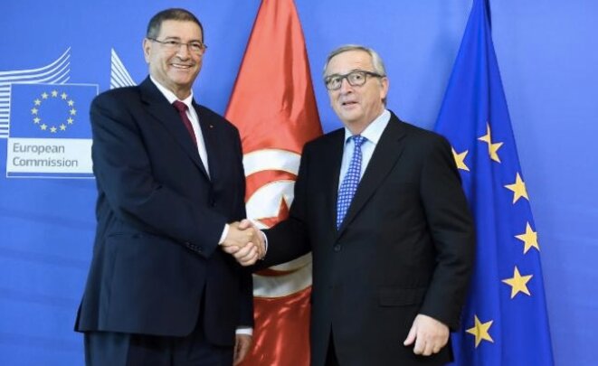 Le chef du gouvernement tunisien Habib Essid et le président de la commission Jean-Claude Juncker.