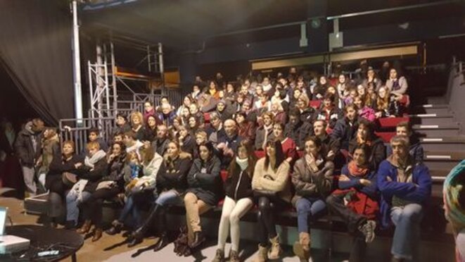 Les parents d'élèves assistent à la réunion publique menée par les enseignants © EquipePasteurLavelanet Les parents d'élèves assistent à la réunion publique menée par les enseignants © EquipePasteurLavelanet