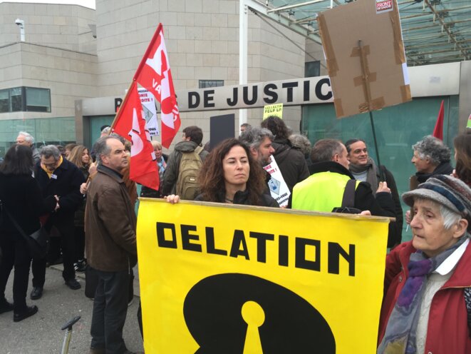 Pinar Selek devant le tribunal d'Avignon le 27 janvier 2016 Pinar Selek devant le tribunal d'Avignon le 27 janvier 2016