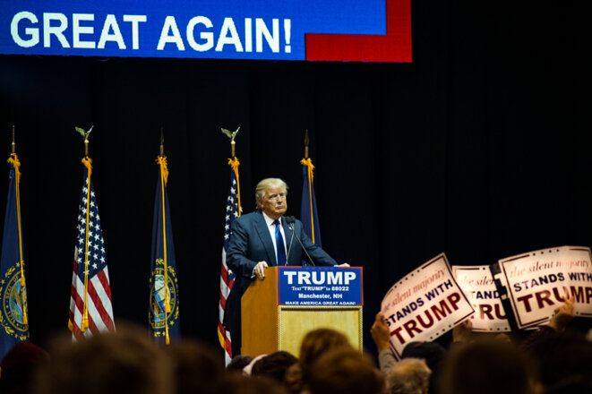 Donald Trump et son air martial en meeting dans le New Hampshire. © Thomas Cantaloube