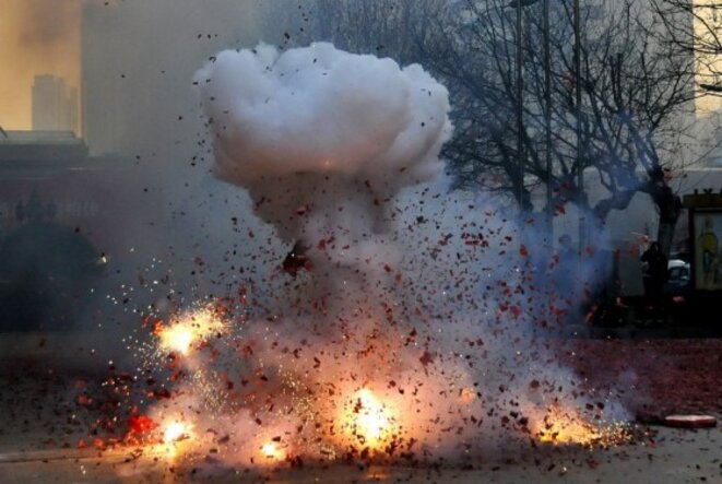 EXPLOSIONS EN SÉRIE EN PLEIN PARIS