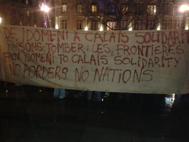 Banderole de soutien lors du rassemblement Banderole de soutien lors du rassemblement