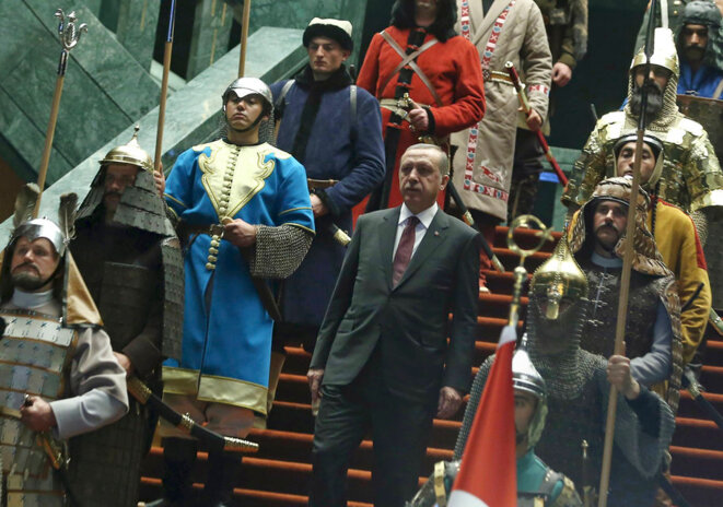 erdogan-et-sa-garde-prertorienne-ottomane erdogan-et-sa-garde-prertorienne-ottomane