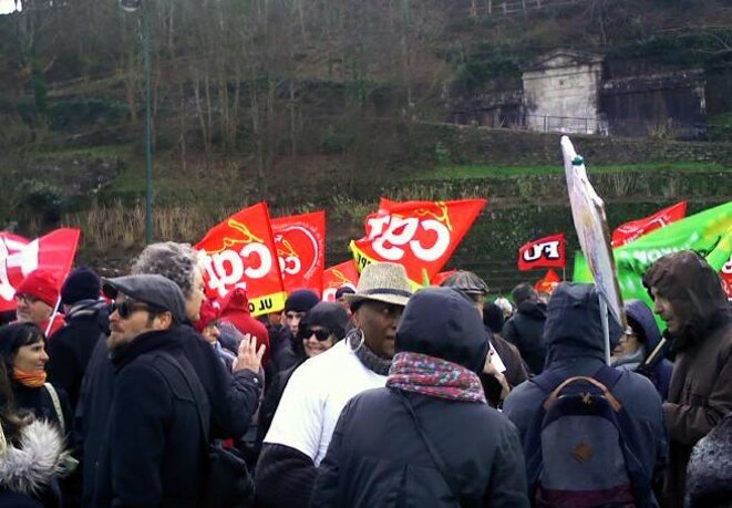 Place de la Résistance 12h 20 Place de la Résistance 12h 20