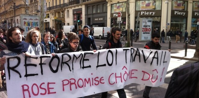 Manifestation contre la loi sur le travail, à Marseille, le 17 mars 2016 © Mediapart Manifestation contre la loi sur le travail, à Marseille, le 17 mars 2016 © Mediapart