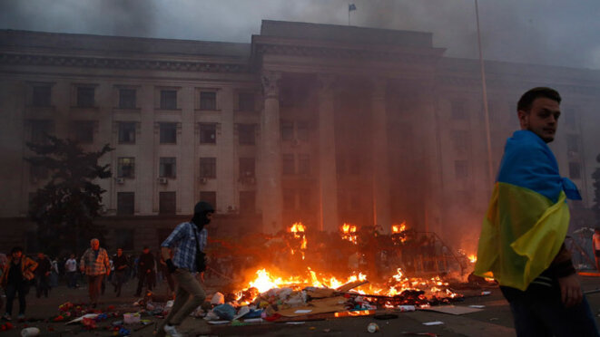 La Maison des syndicats à Odessa en flammes, 2 mai 2014