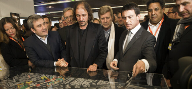 Manuel Valls lors de la présentation du projet urbain aux côtés de l'architecte, en 2014. © DR Manuel Valls lors de la présentation du projet urbain aux côtés de l'architecte, en 2014. © DR
