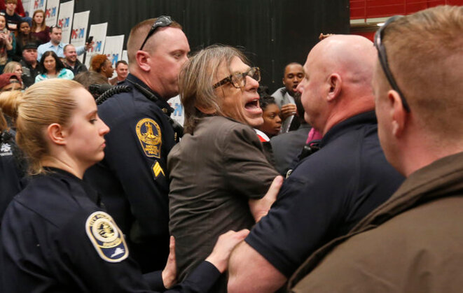 Le directeur de campagne de Donald Trump inculpé pour coups et blessures