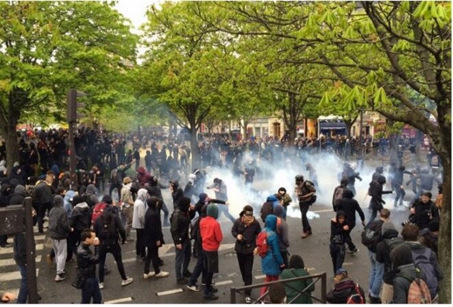 Heurts à Paris avec la police, lors de la manifestation du 9 avril © Karl Laske Heurts à Paris avec la police, lors de la manifestation du 9 avril © Karl Laske