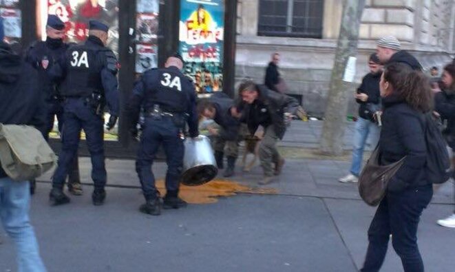 Jette le mafé au trou !