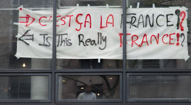 Nous ouvrons des bâtiments vides, par  le Collectif La Chapelle Debout !