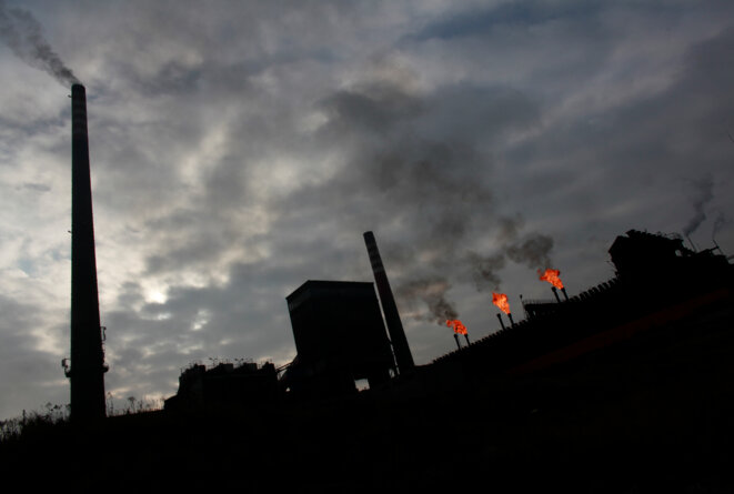 Usine émettant des rejets de CO2 en Pologne, en 2013 © Reuters