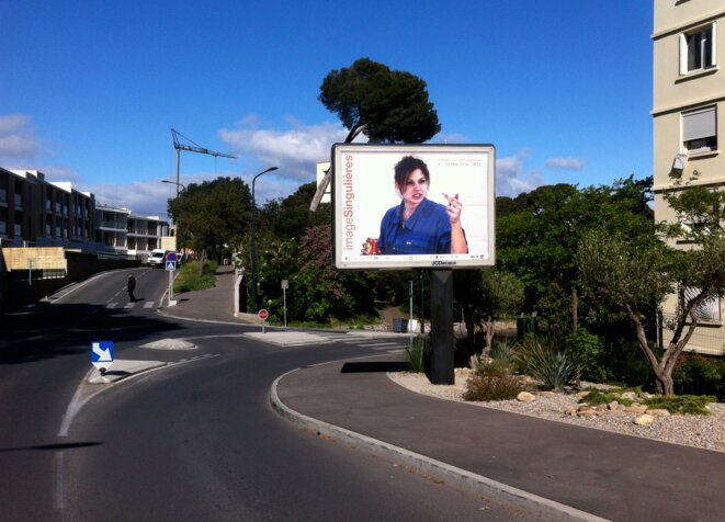 Dans toutes les rues de Sète, l'affiche du festival "ImageSingulières". © Vincent Planel Dans toutes les rues de Sète, l'affiche du festival "ImageSingulières". © Vincent Planel